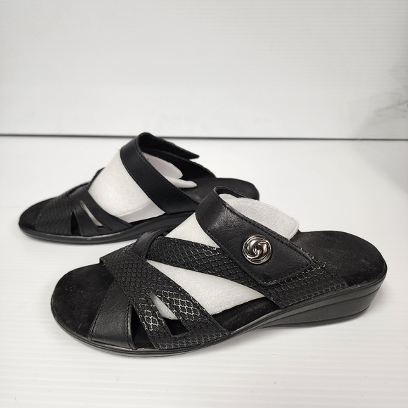 Easy Spirit Comfort Wave Black Slip on Wedge Heel Strappy Sandals Size 7W - Picture 9 of 11